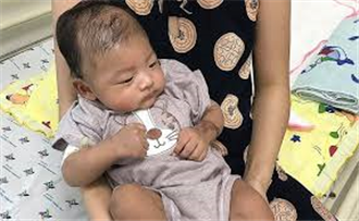 Giằng co với tử thần cứu sống bé trai