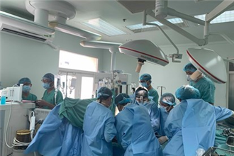 Kỷ lục ghép tim và gan xuyên Việt tại Bệnh viện Trung ương Huế