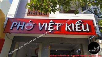 Bảng hiệu quán ăn Phở Việt Kiều (65 Phan Tứ - Đà Nẵng)