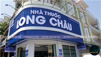 Biển hiệu mặt tiền nhà thuốc Long Châu