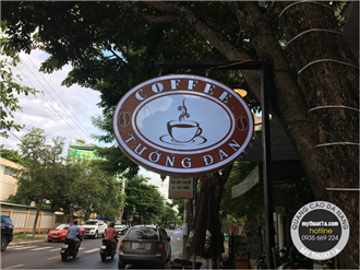 Làm hộp đèn mica 2 mặt hút nổi cho quán cafe