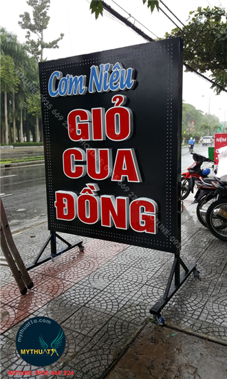 Bảng hiệu nhà hàng giỏ cua đồng