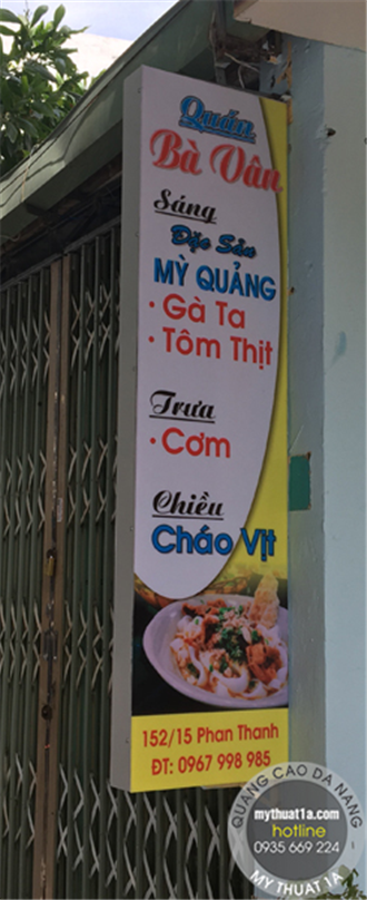 Bảng hiệu quán ăn